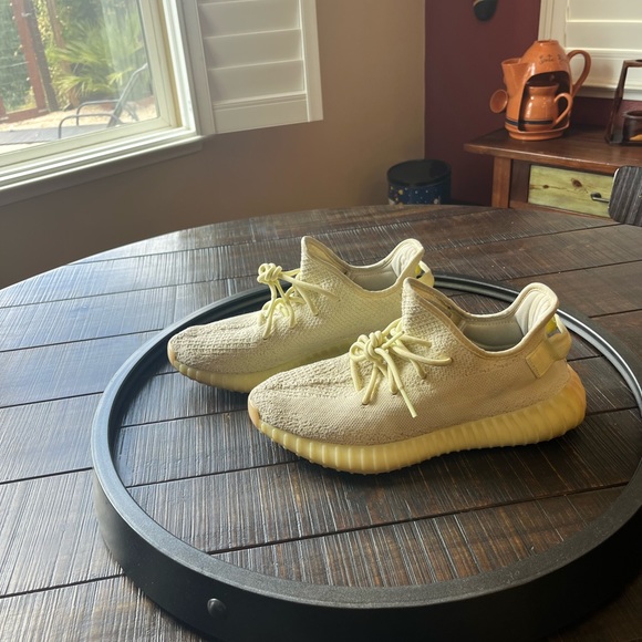 Yeezy 350 Butters size: 9 VNDS